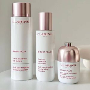 پک سه عددی لوسیون ضد لک آبرسان روشن کننده و جوان ساز برایت پلاس ریتول (پاریس) Clarins bright plus ritual set